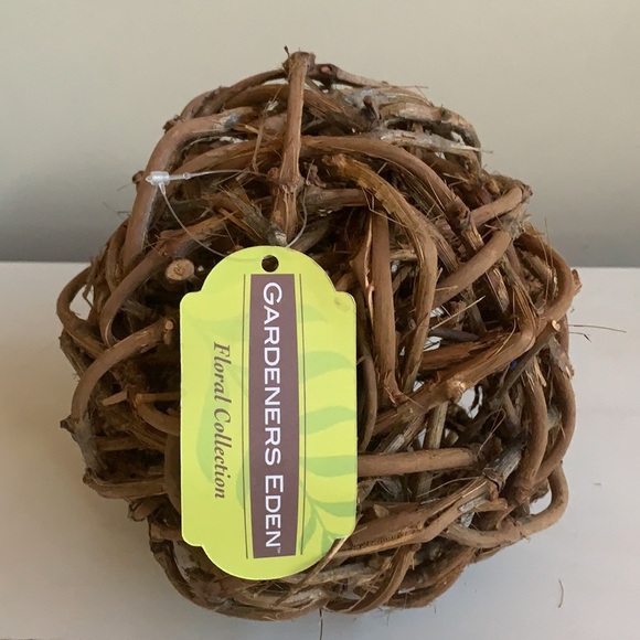 Large Decorative Woven Ball NWT - Picture 2 of 3